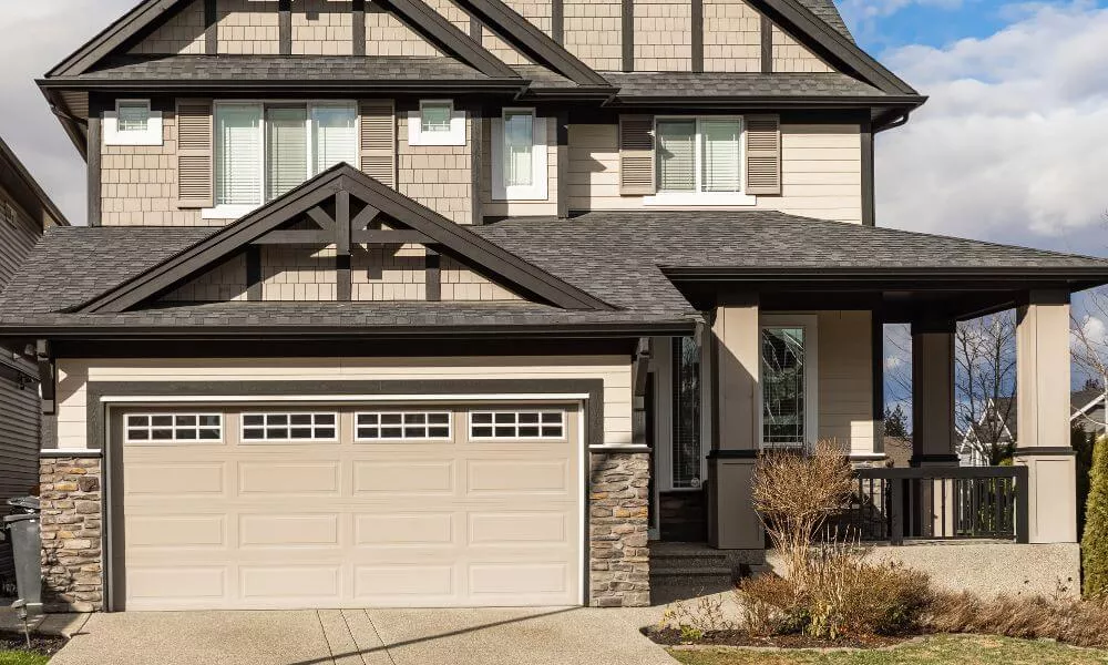 Big traditional house with a double garage