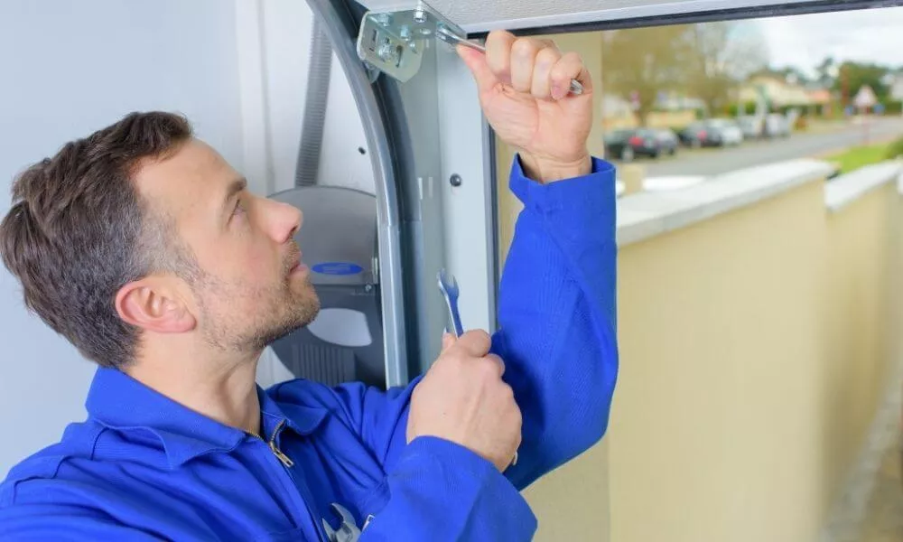 The garage door installer who installs the door
