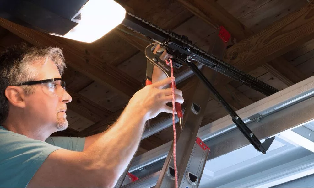 What To Look For When Inspecting Your Garage Door