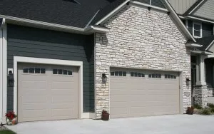 LP-138 in sandstone with wyndbridge windows